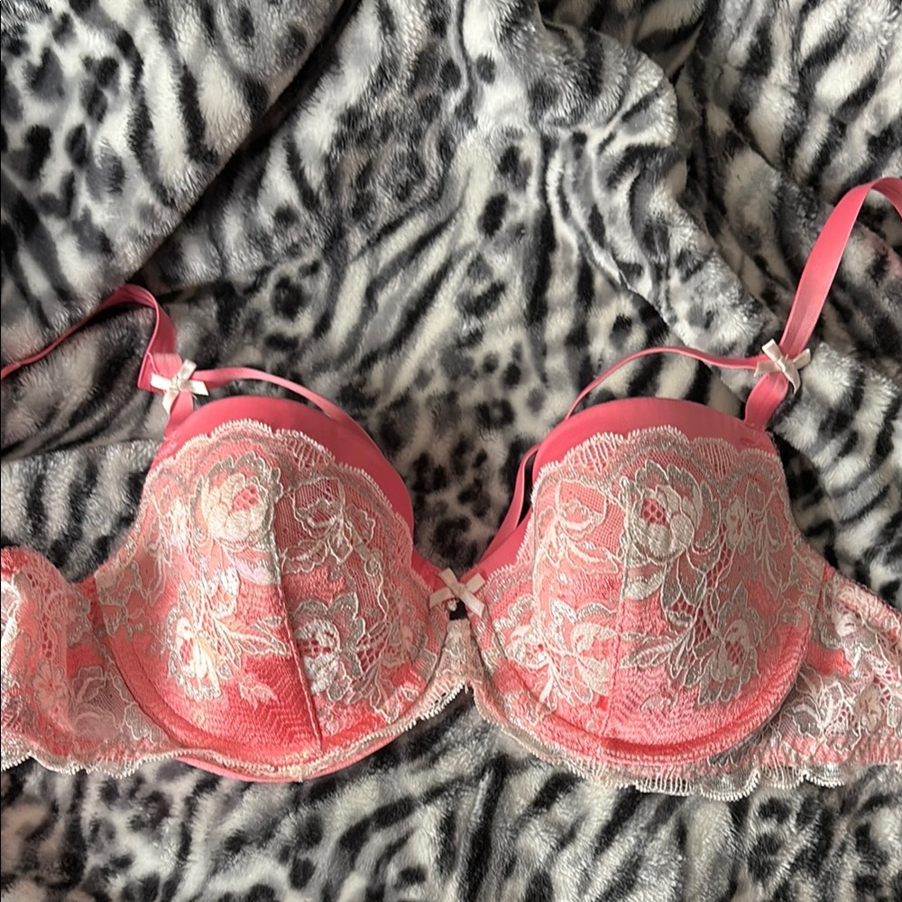 Elegant Pink Lace Bra Victoria’s Secret 34 D